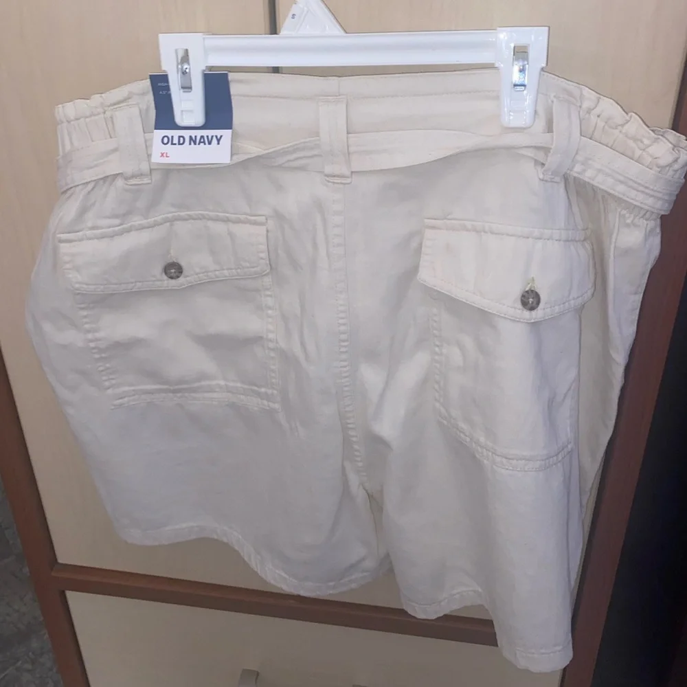 Old Navy Women High-Waisted Twill Workwear Shorts Cream XL NWT Tie Waist